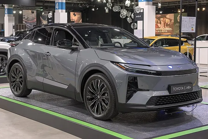Toyota C-HR+